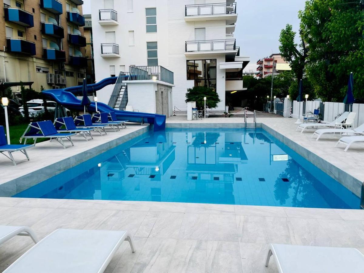 Clubhotel Residence Cesenatico Kültér fotó