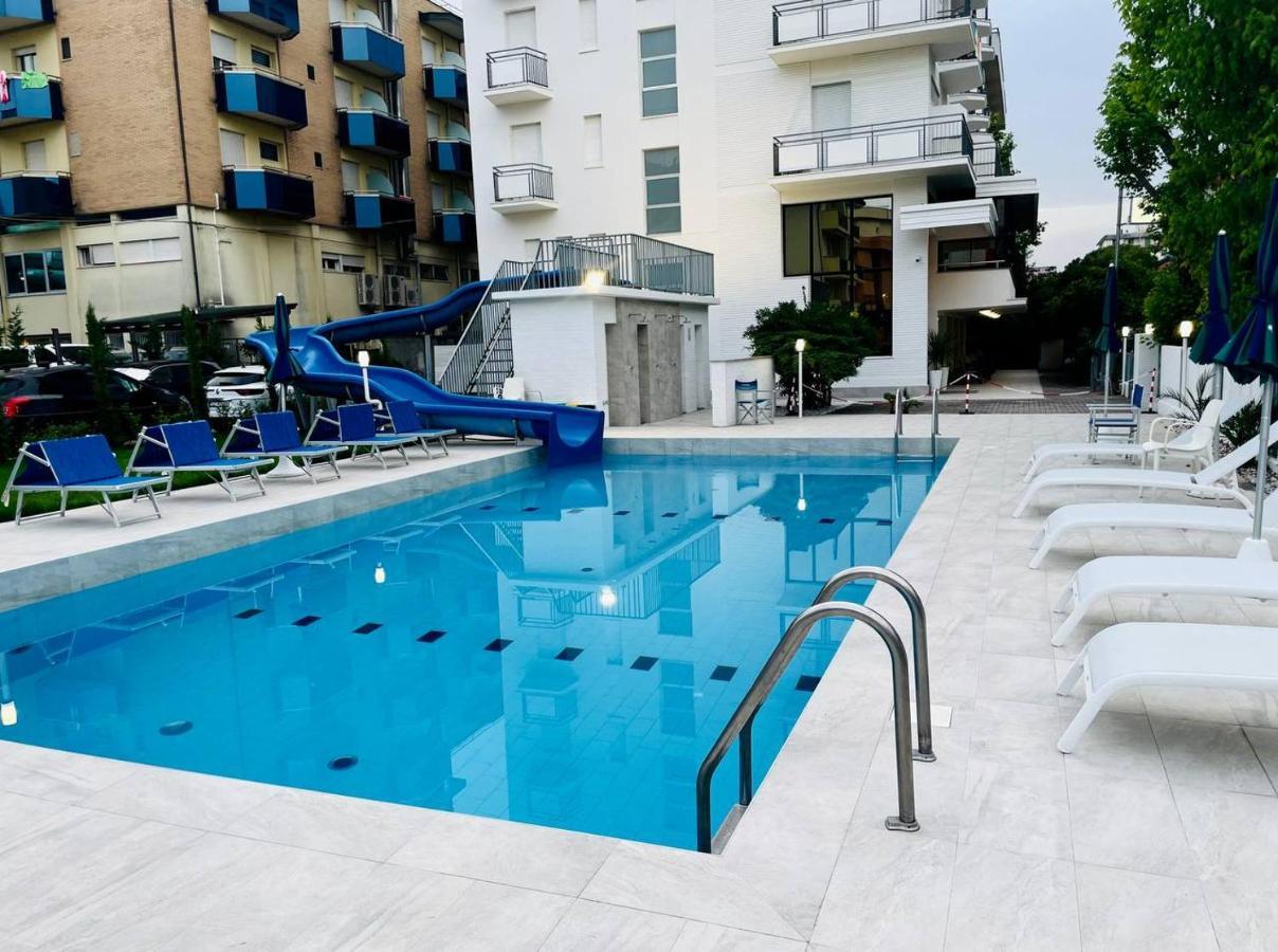 Clubhotel Residence Cesenatico Kültér fotó